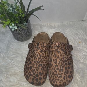 Time and Tru Women Leopard Clog Mule Flats. Size 8